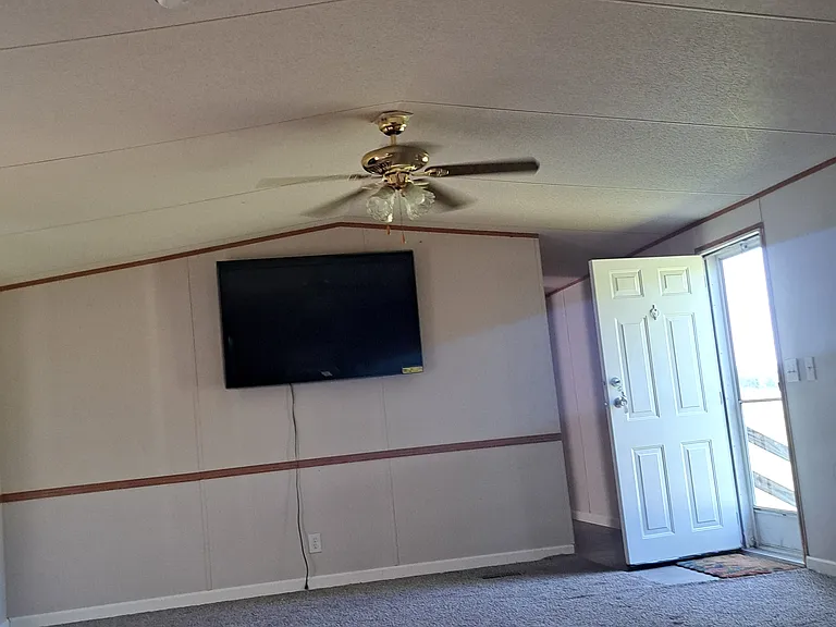 110 Jack Oneal Rd — Photo 4