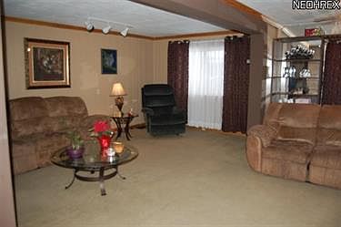 4th image of 961 Lake Ave
