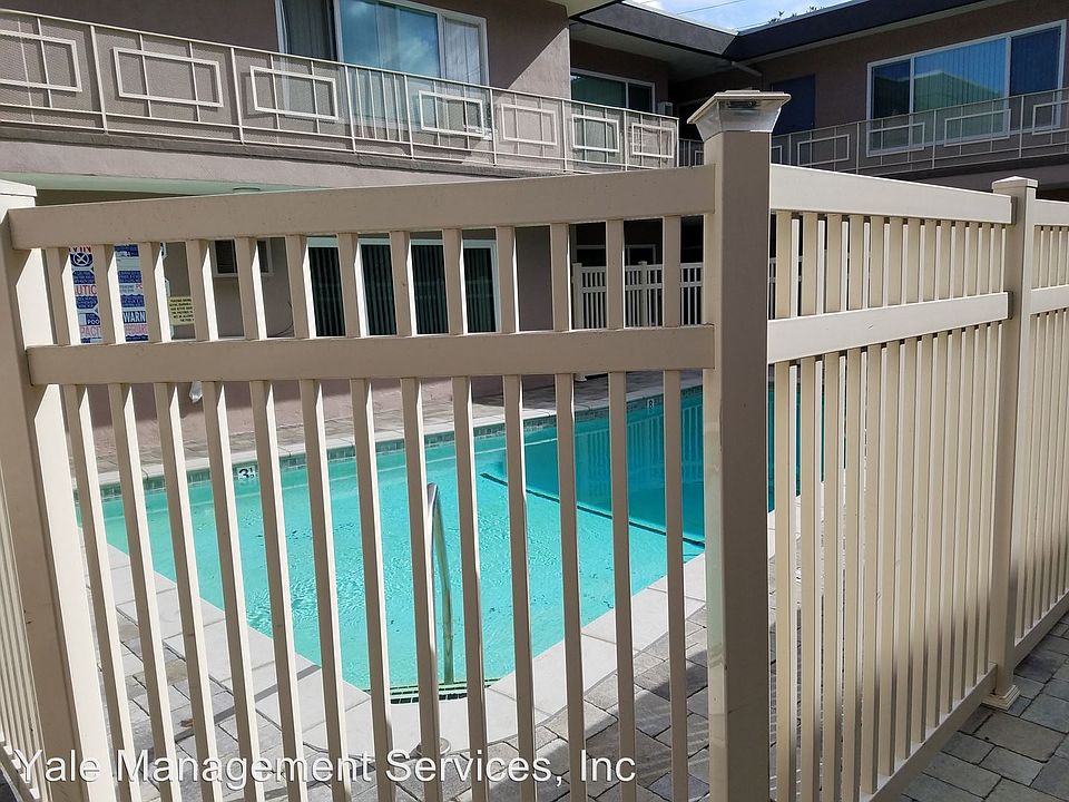1st image of 13447 Burbank Blvd APT 04