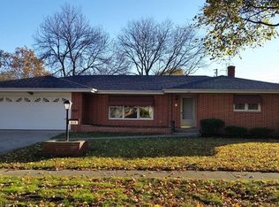 612 Woodland Dr, Rockford, IL 61108