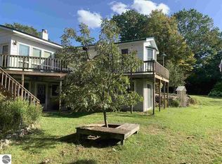 3586 W Edmonds Rd, Lake City, MI 49651