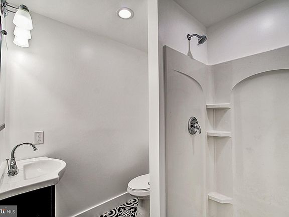 5th image of 2633 E Allegheny Ave Floor 2