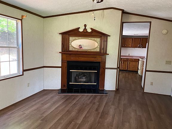 3rd image of 217 Matthews Dr