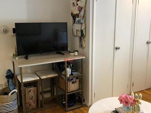 4th image of 57 Clinton St APT 5B
