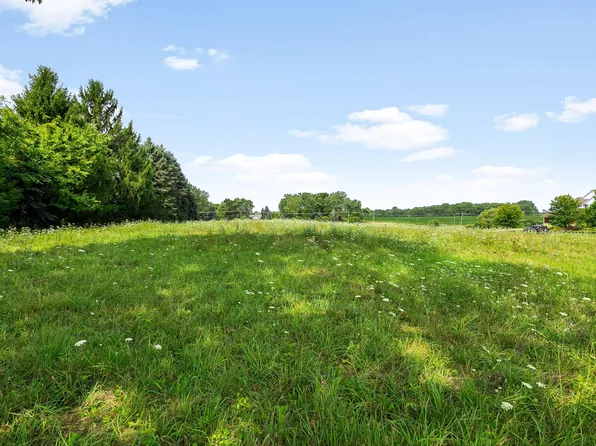 1740 Fox Ridge Trl, Saint Joseph, MI 49085