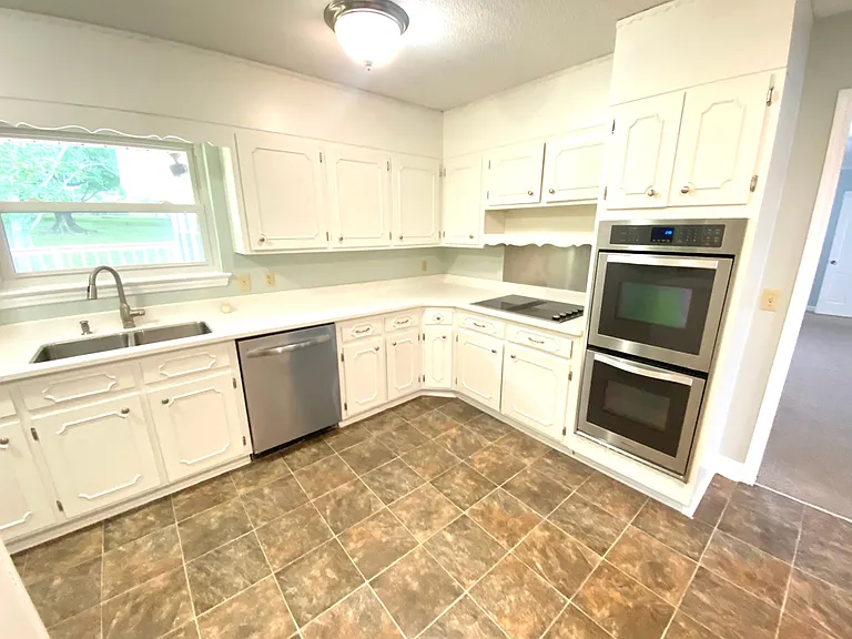 1723 Verona Dr — Photo 8