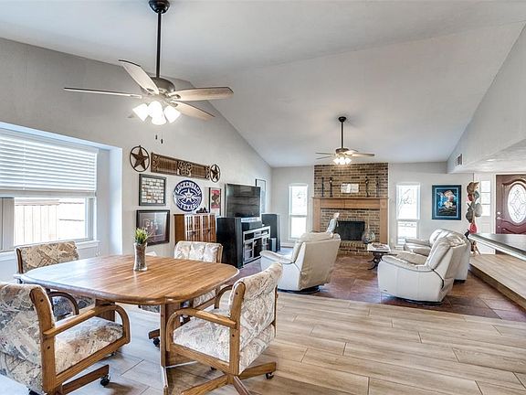 2nd image of 1352 Jabbet Dr