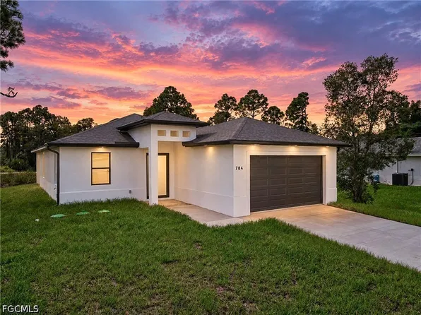 704 Avondale St E, Lehigh Acres, FL 33974