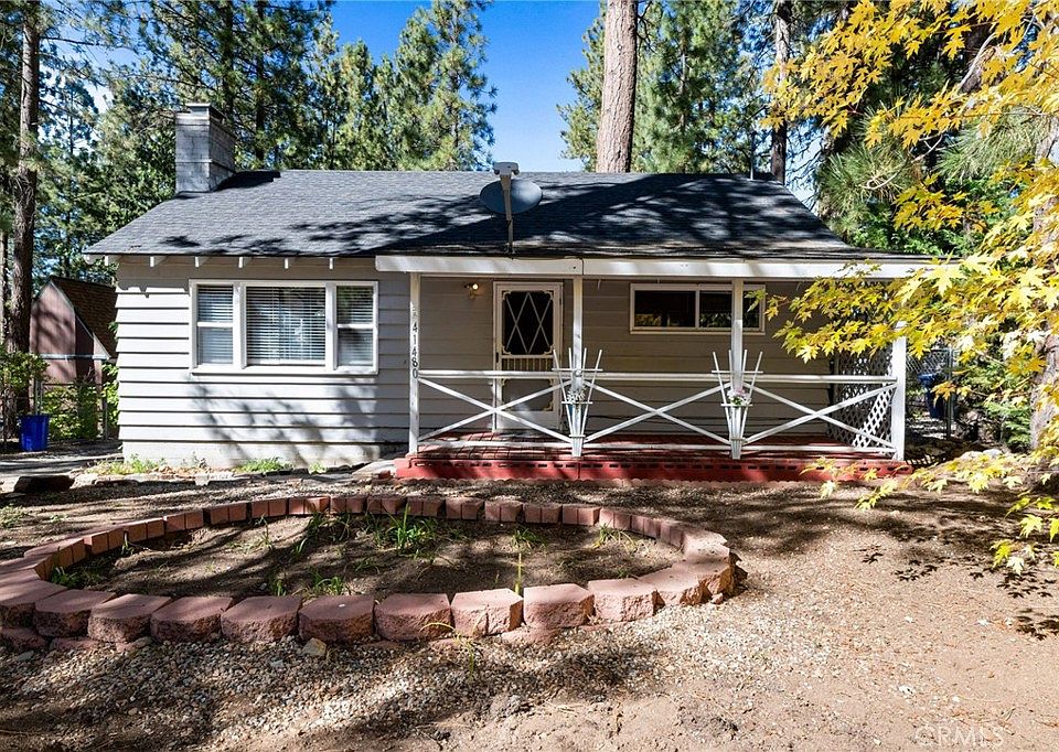 1st image of 41480 Comstock Ln