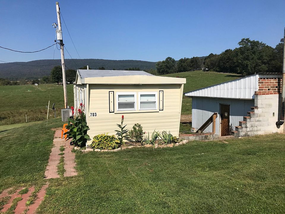 1st image of 703 Mountain View Dr