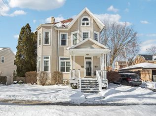 4631 N Oakland Ave #4633, Milwaukee, WI 53211