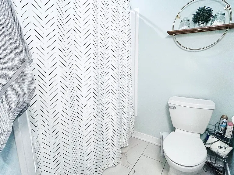 202 Grosvenor Ln #203 — Photo 9