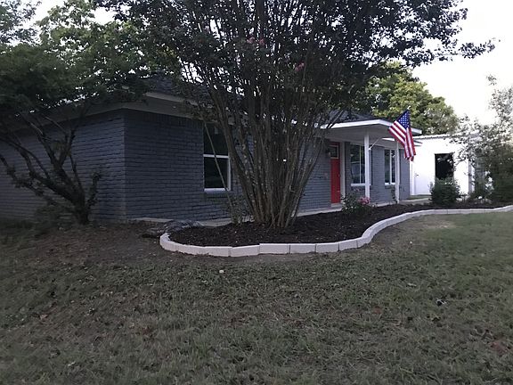 2nd image of 1313 Elm Dr