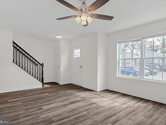 4th image of 157 Spanglers Mill Rd #210