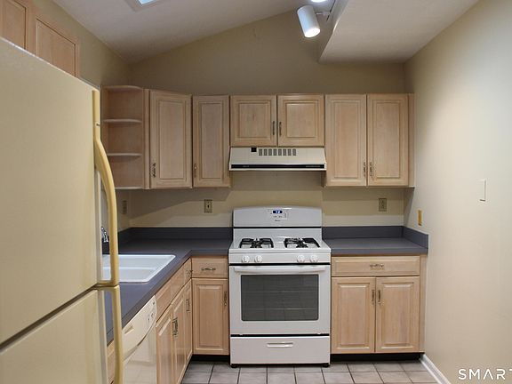 5th image of 101 Curtis Street #1