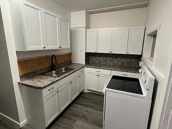 2nd image of 322 W Minnesota St