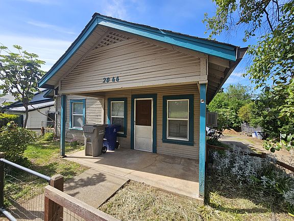 2nd image of 2042-2044 Sacramento St