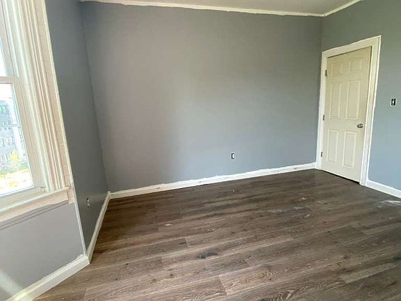 2nd image of 16 Mulberry St Floor 3