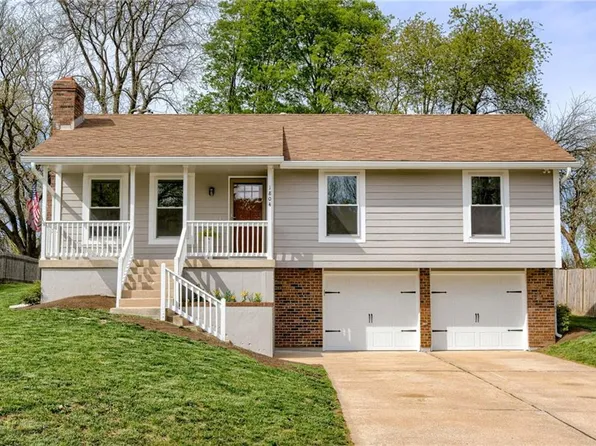 1804 NE McKee Ln, Lees Summit, MO 64086