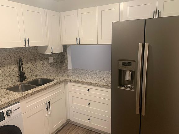 3rd image of 510 W Park Dr APT 205