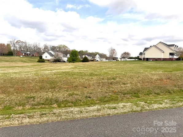 157 Sir Gregory Dr, Boiling Springs, NC 28152