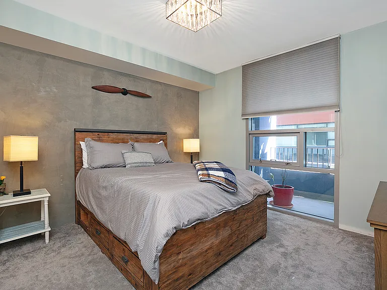 321 10th Ave #607 — Photo 9