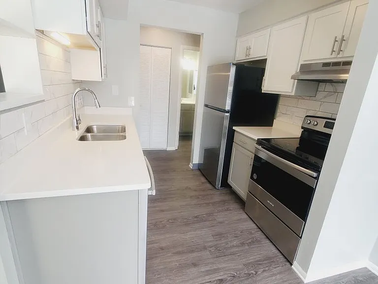 Sugarbush Apartments — Photo 63