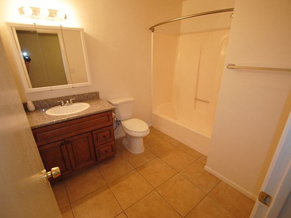5th image of 817 N 95th St