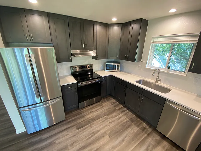 1475 Chambers Dr — Photo 18