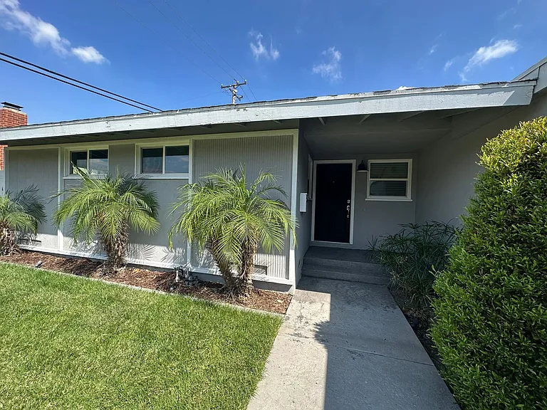 1200 Wilson Ave — Photo 2