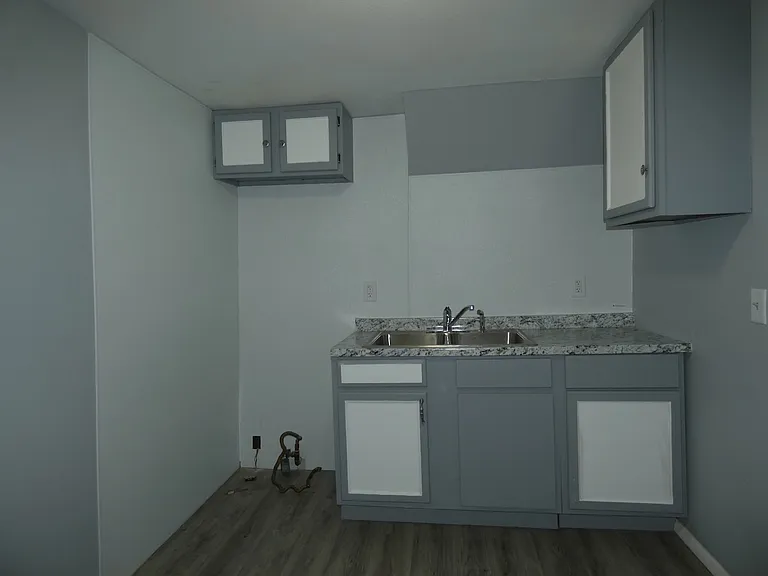 237 Yondota St #B — Photo 8