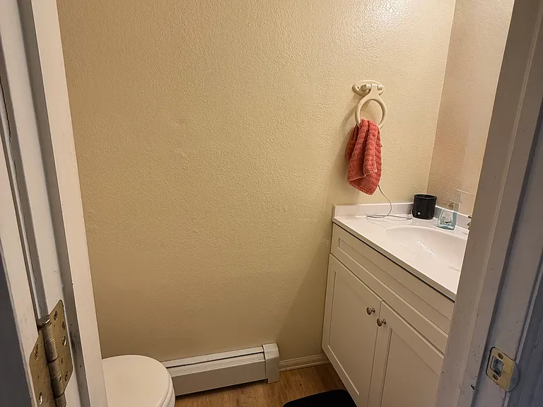 Main Floor:
Powder Room