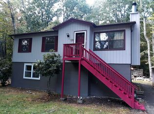 128 Windwood Dr, Dingmans Ferry, PA 18328
