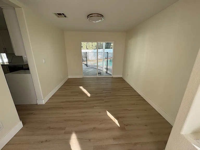 3350 Twincreek Ct — Photo 7