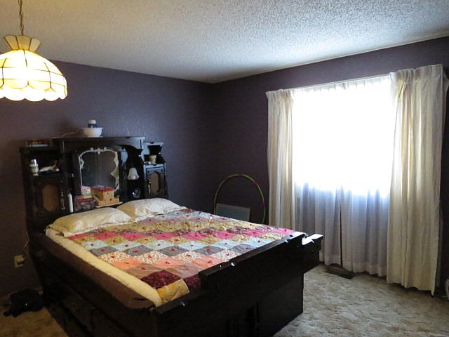 2nd image of 918 S Elgin Ct