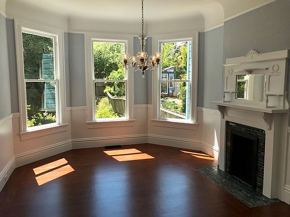 3rd image of 725 Baker St #A
