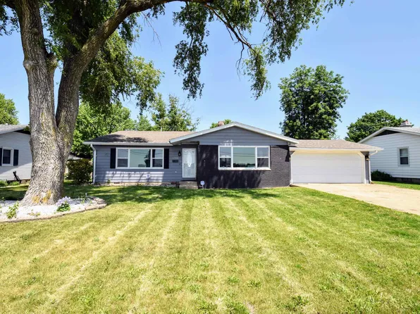 1713 W Cloverdale Rd, Chillicothe, IL 61523