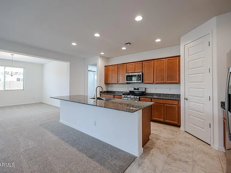 8752 W Medlock Dr — Photo 5