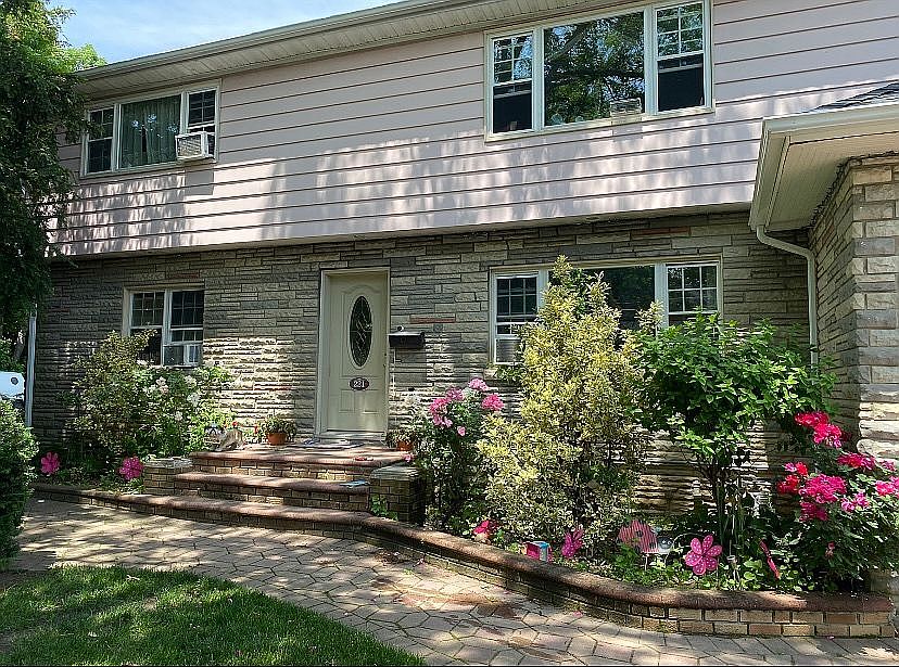 221 Commonwealth Ave, Massapequa, NY 11758 Zillow