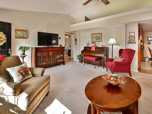 5th image of 1320 Catalina Blvd