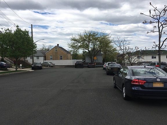 5th image of 629 Westwood Ave #A