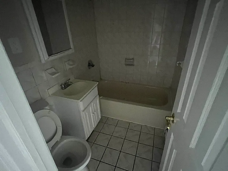 943 Herkimer St #3 — Photo 15