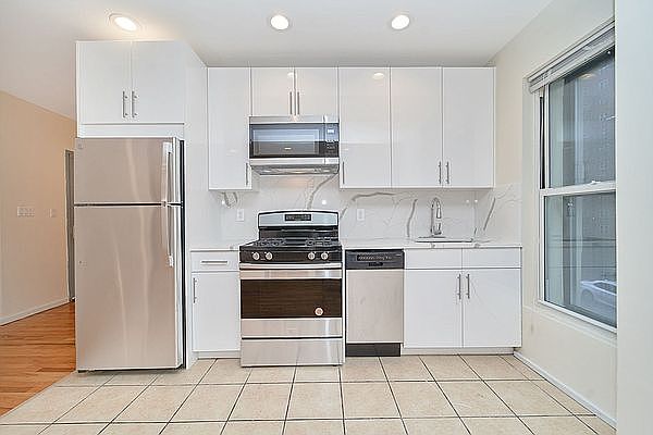 1st image of 1627 Park Ave APT 1A