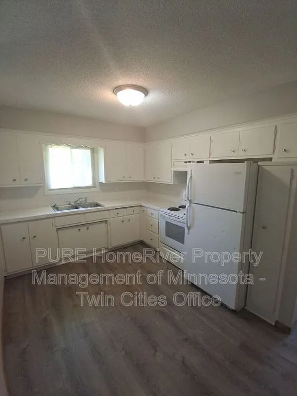 2 bed, 1.0 bath, $1,195 — Photo 4