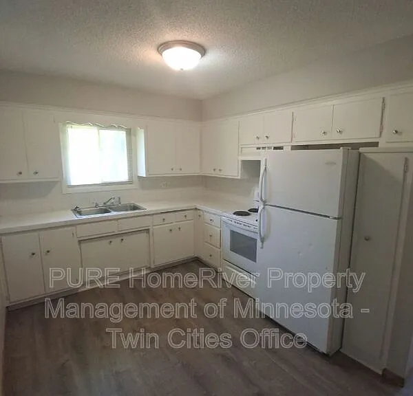 5848 2nd St NE #5 — Photo 4
