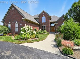 4611 Dunbar Ct, Rochester, MI 48306