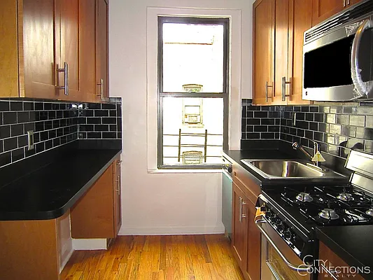Rented by City Connections Realty | media 25