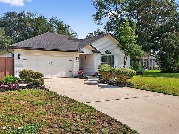 3rd image of 14379 POND PLACE Drive