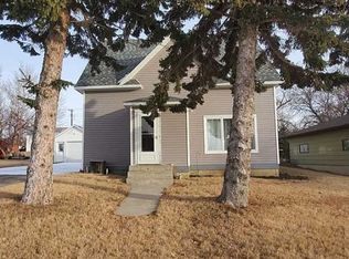 312 3rd Ave NE, Kenmare, ND 58746
