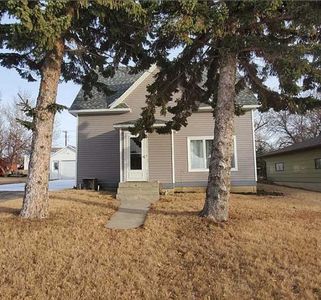 312 3rd Ave NE, Kenmare, ND, 58746